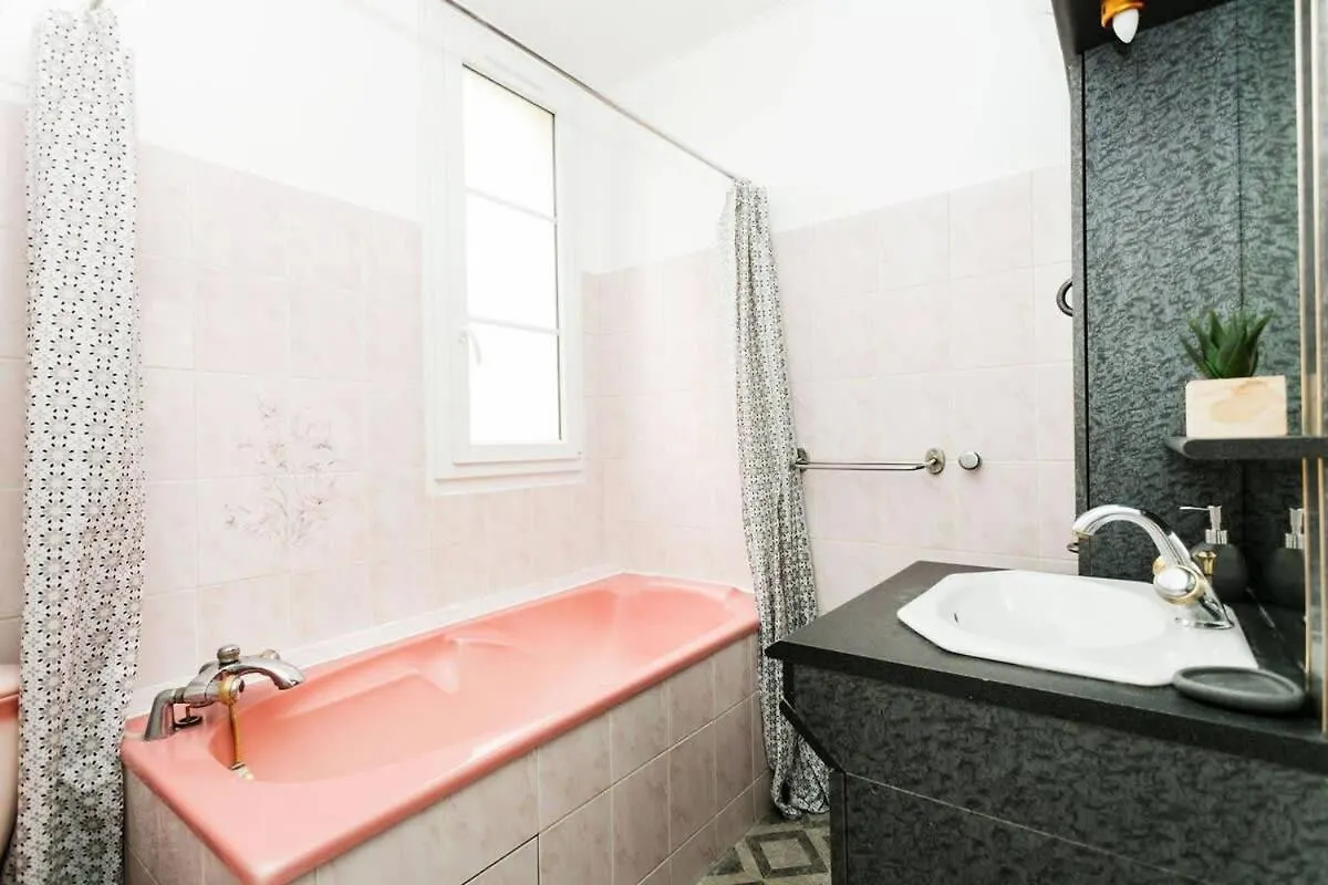 Bastille 1Br Cozy Apartment Paris 0*,  France